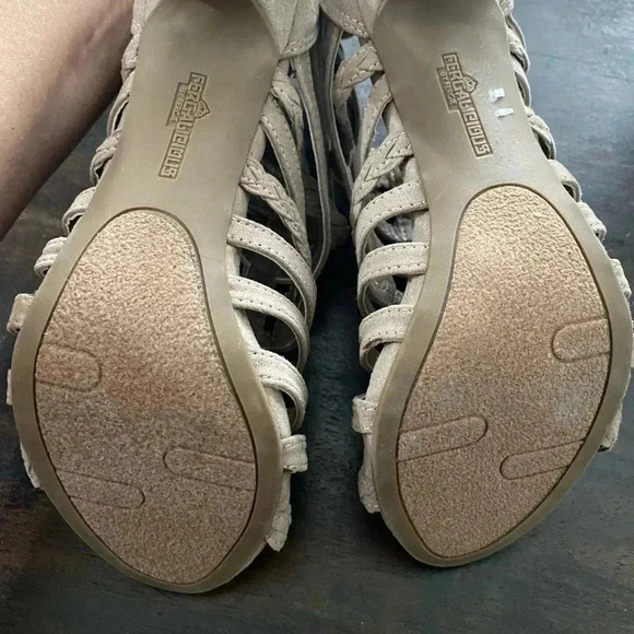 Fergalicious By Fergie Women’s 6.5 Gladiator Back Zip Tan‎ Strappy Sandal Heels - Picture 7 of 12